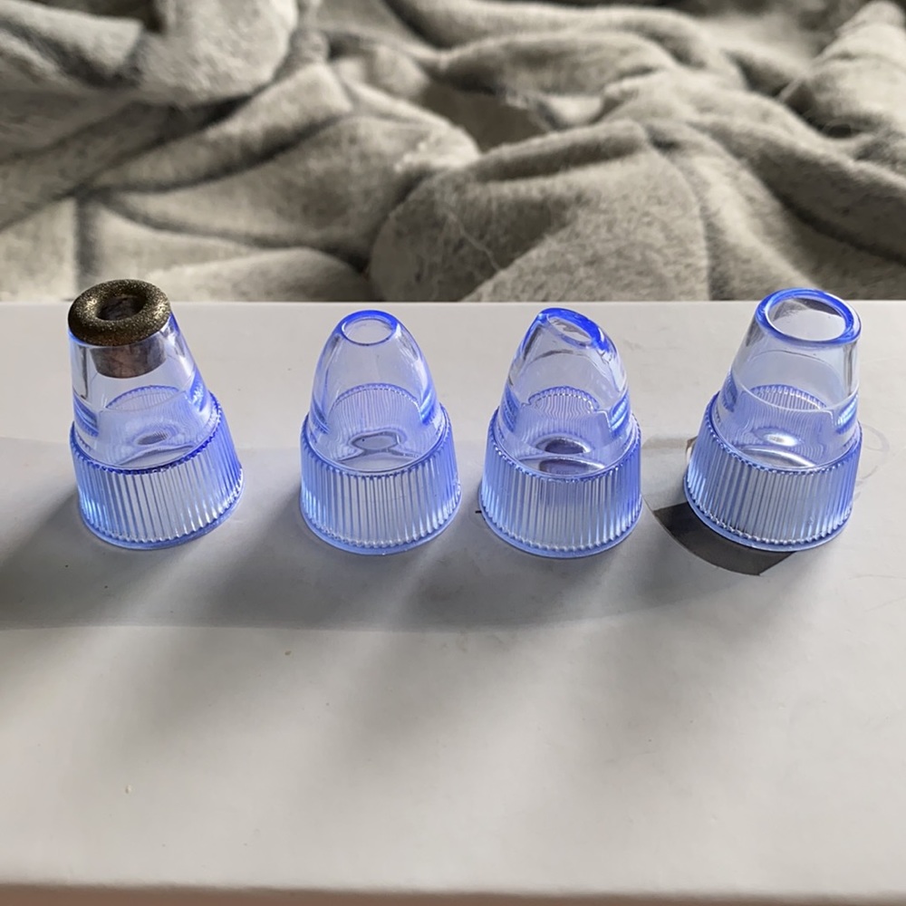 Comedone Suction Device - Picture 3 of 5